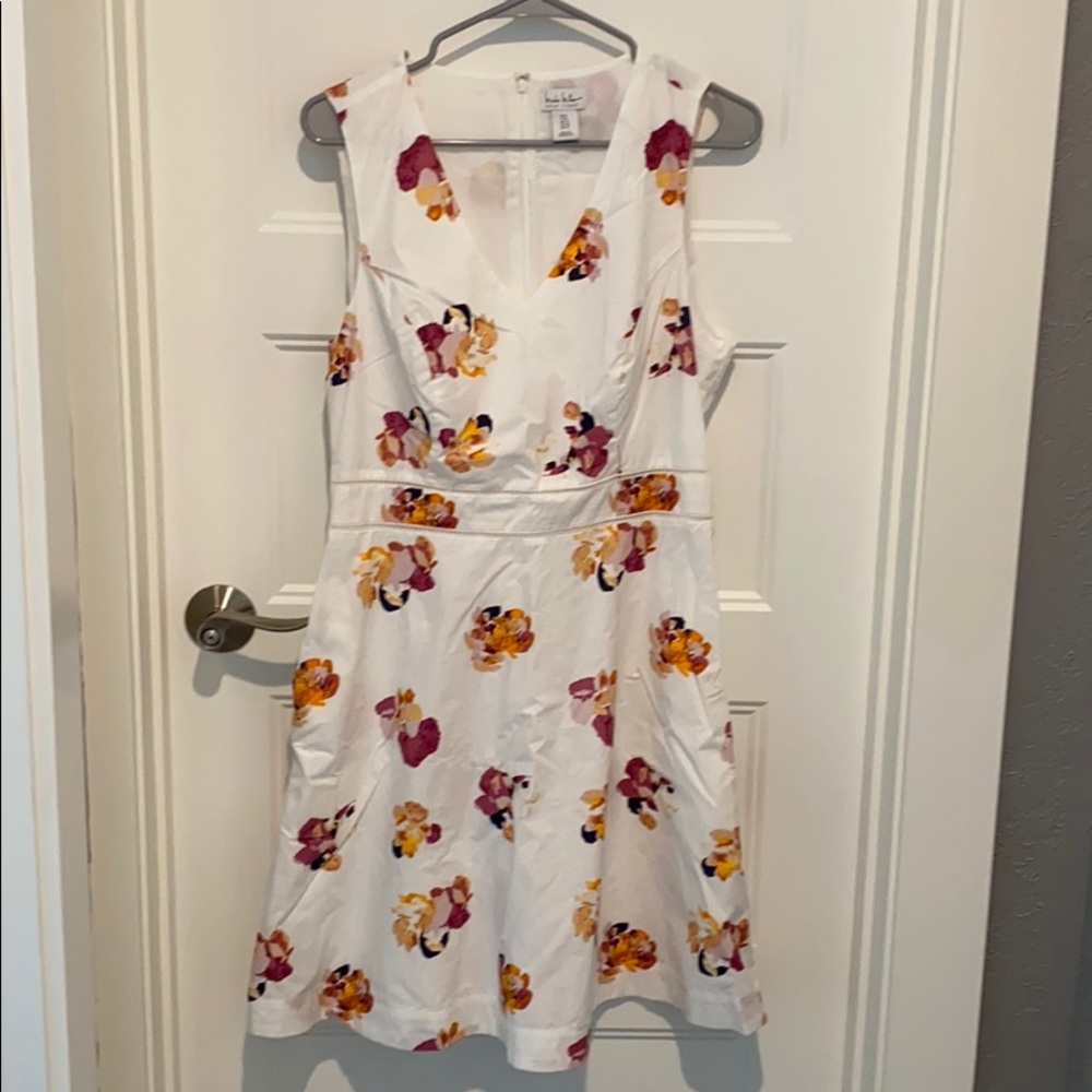 Nicole Miller Floral Dress Sz 8 White/Pink. Great